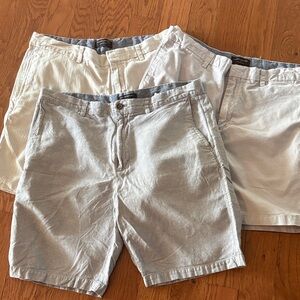 3 pairs of Men's Casual Shorts - Banana Republic